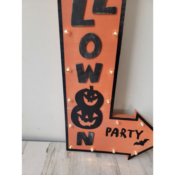 Happy Halloween lighted sign pointing arrow unique hanging home decor - Picture 4 of 10